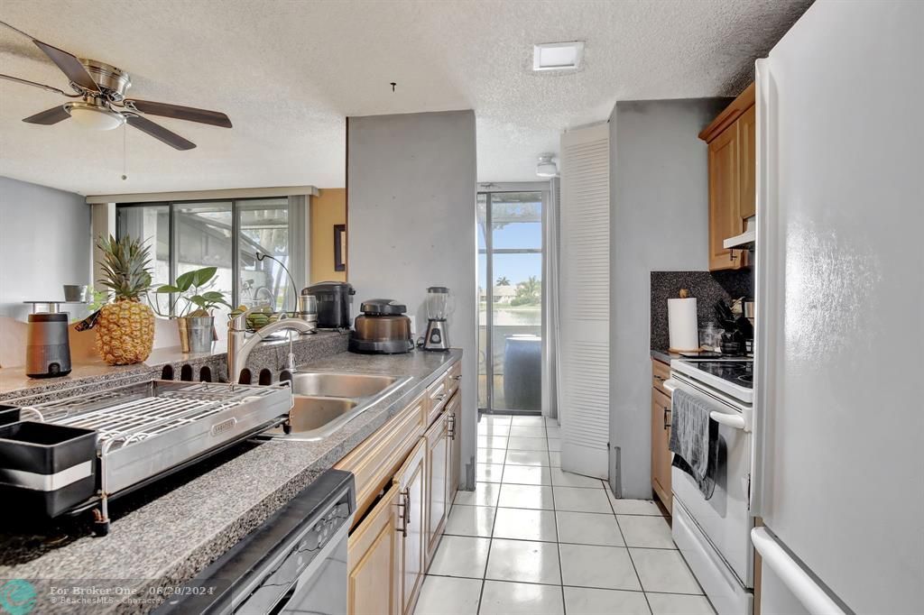 For Sale: $499,900 (3 beds, 2 baths, 1672 Square Feet)