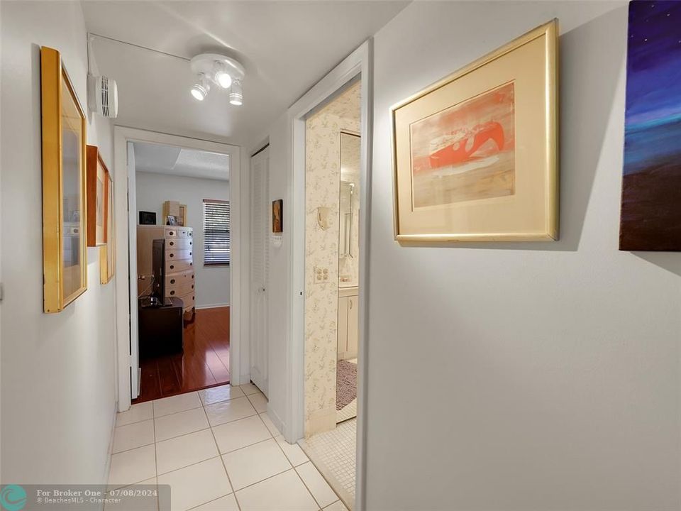 For Sale: $185,000 (2 beds, 2 baths, 1162 Square Feet)
