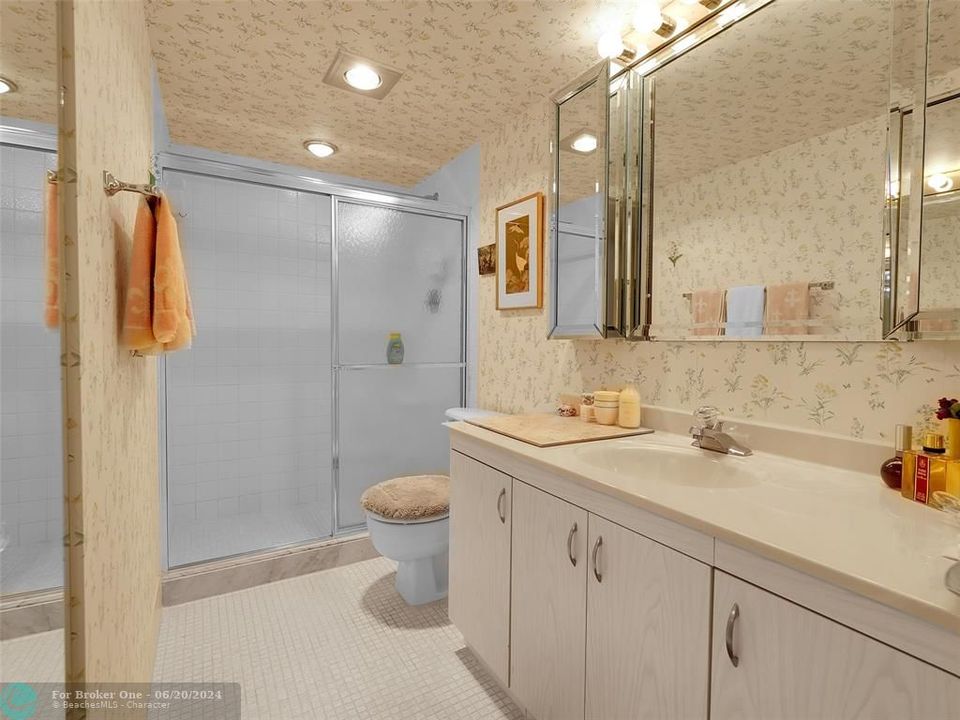 待售: $185,000 (2 贝兹, 2 浴室, 1162 平方英尺)