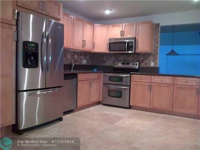 For Rent: $2,850 (2 beds, 2 baths, 1517 Square Feet)