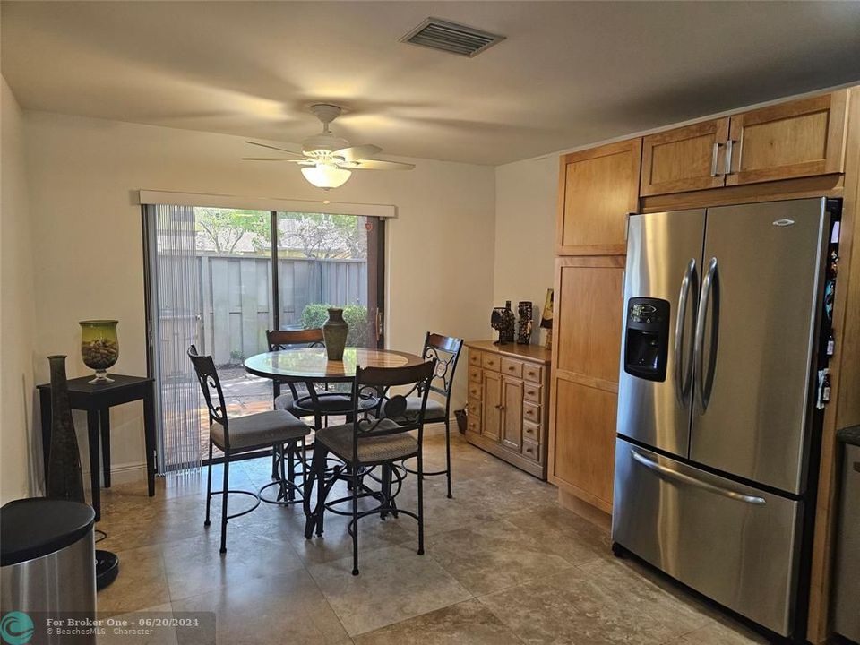 For Rent: $2,850 (2 beds, 2 baths, 1517 Square Feet)