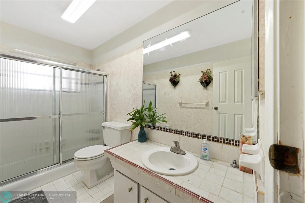 待售: $635,000 (3 贝兹, 2 浴室, 1987 平方英尺)