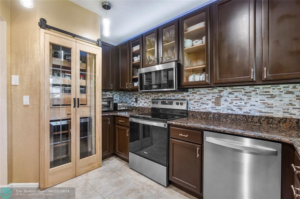 Active With Contract: $3,200 (3 beds, 2 baths, 1748 Square Feet)