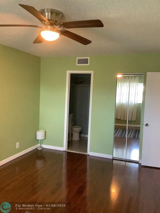 Active With Contract: $90,000 (1 beds, 1 baths, 760 Square Feet)