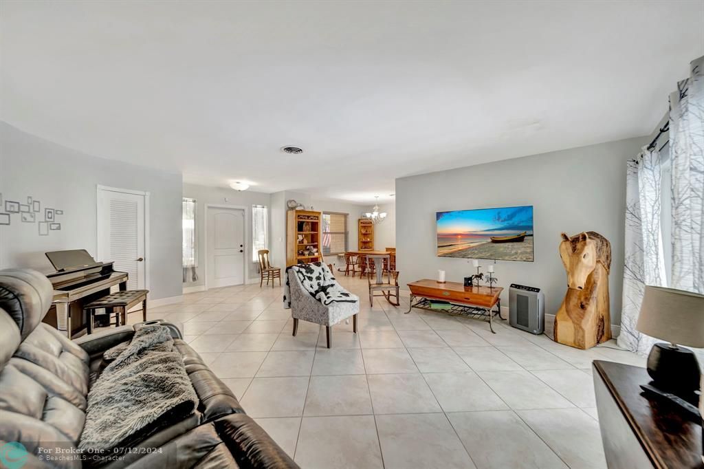 Active With Contract: $675,000 (3 beds, 2 baths, 1864 Square Feet)
