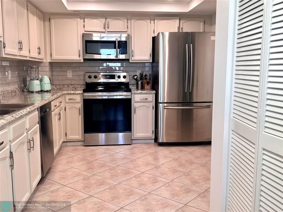For Rent: $3,450 (2 beds, 2 baths, 1351 Square Feet)
