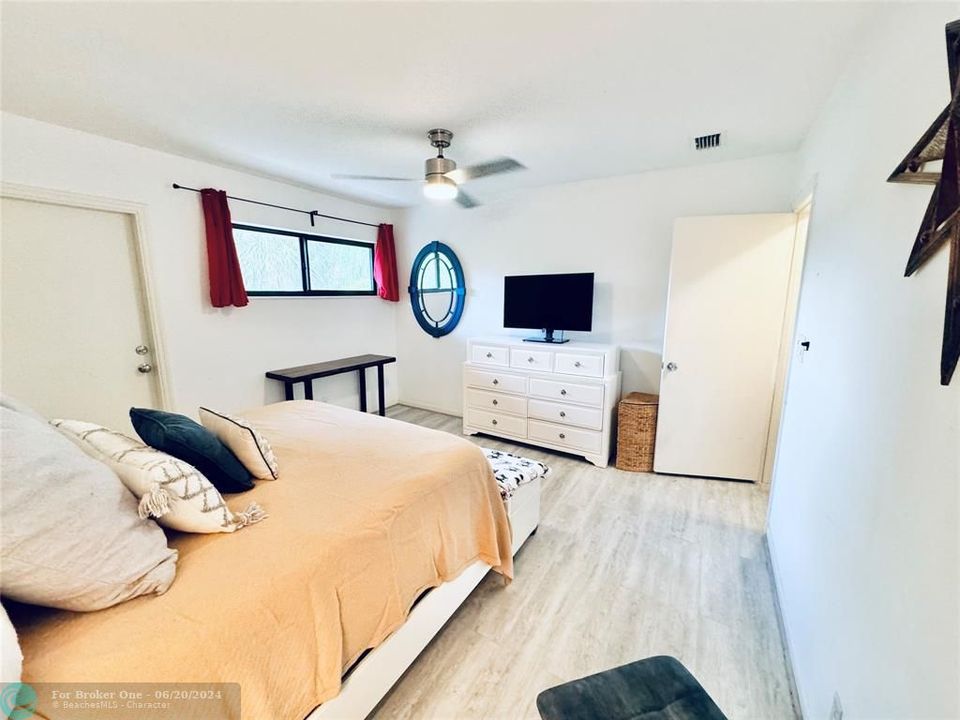 For Rent: $2,600 (2 beds, 2 baths, 940 Square Feet)