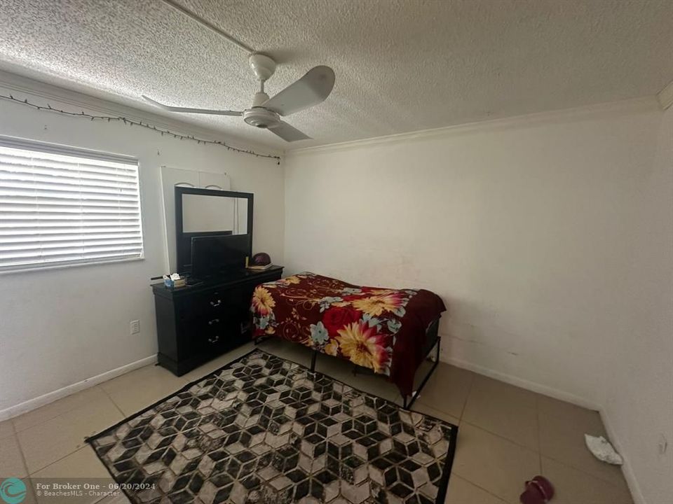 For Sale: $182,000 (2 beds, 2 baths, 1000 Square Feet)