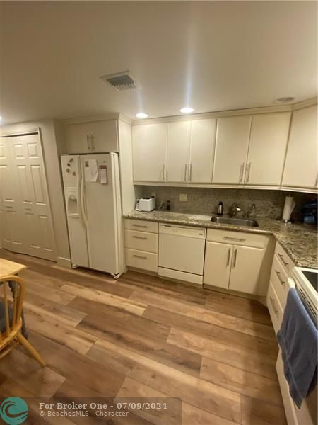 For Rent: $3,200 (3 beds, 2 baths, 1475 Square Feet)
