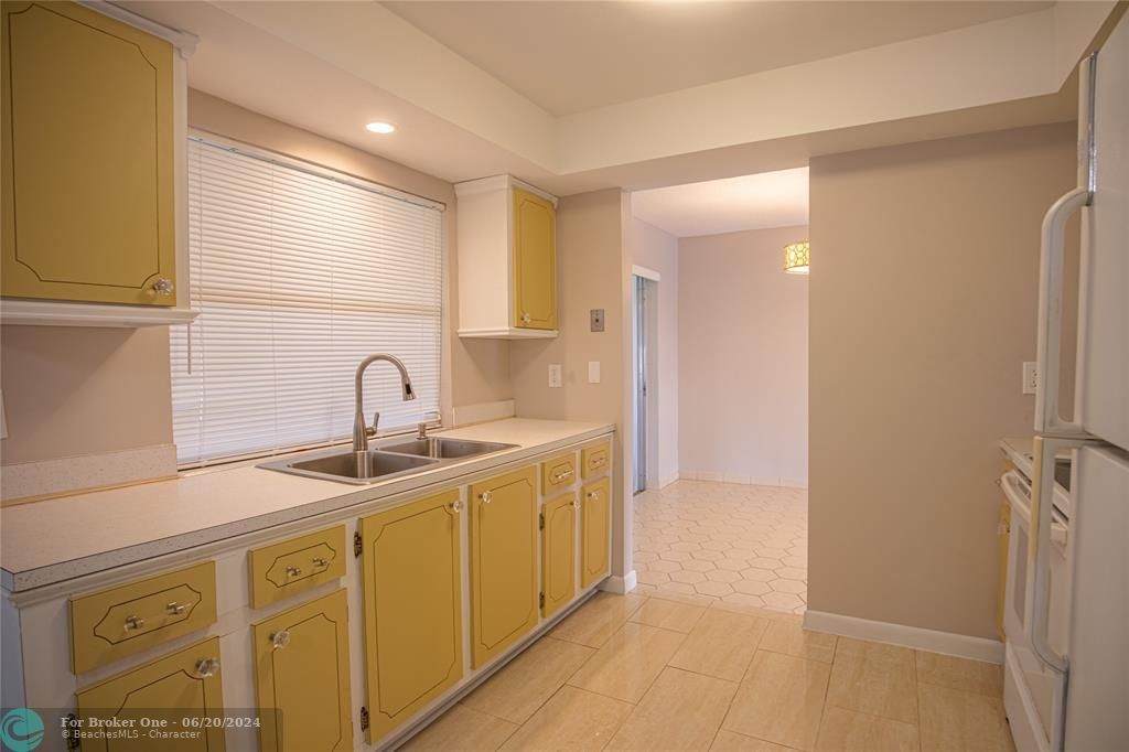 For Rent: $2,395 (2 beds, 2 baths, 1257 Square Feet)