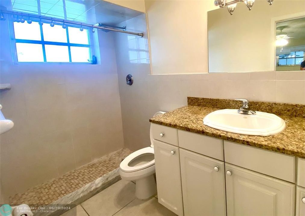 For Sale: $2,995 (3 beds, 2 baths, 1943 Square Feet)
