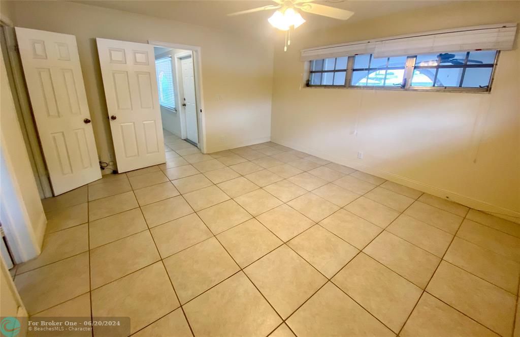 For Sale: $2,995 (3 beds, 2 baths, 1943 Square Feet)