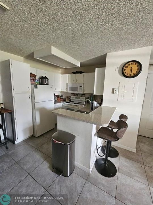 For Rent: $1,700 (1 beds, 1 baths, 770 Square Feet)