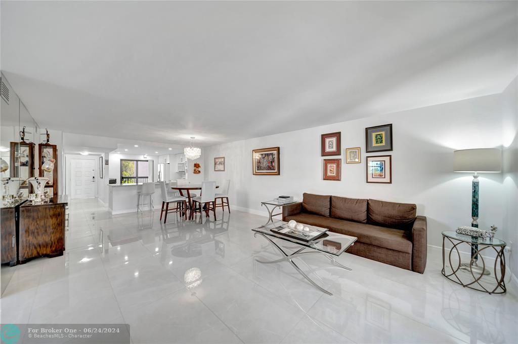 For Sale: $285,000 (2 beds, 2 baths, 1530 Square Feet)
