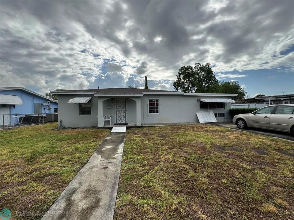 Active With Contract: $375,999 (2 beds, 2 baths, 1652 Square Feet)