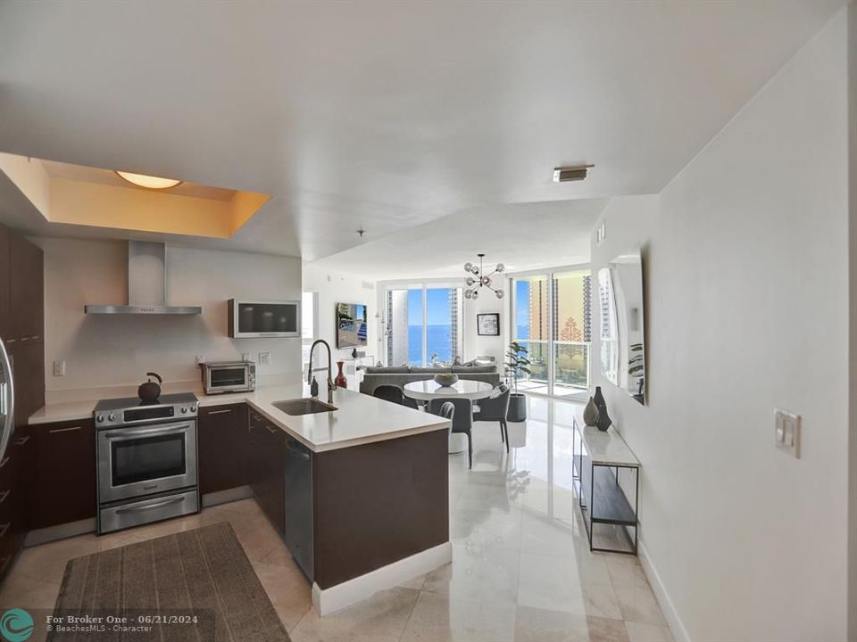 Active With Contract: $855,000 (3 beds, 2 baths, 1492 Square Feet)