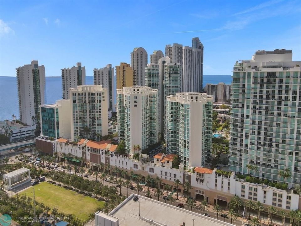 Recently Sold: $855,000 (3 beds, 2 baths, 1492 Square Feet)