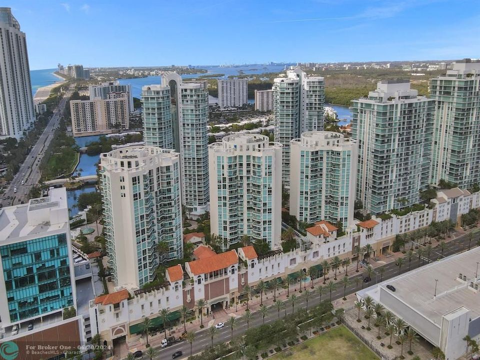 Recently Sold: $855,000 (3 beds, 2 baths, 1492 Square Feet)