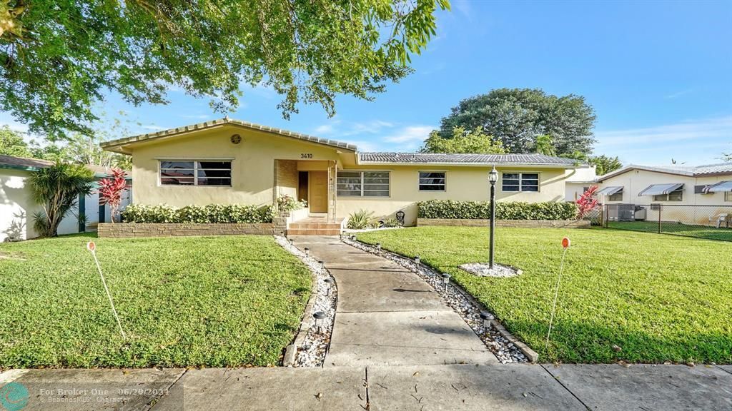 For Sale: $649,900 (4 beds, 2 baths, 1976 Square Feet)