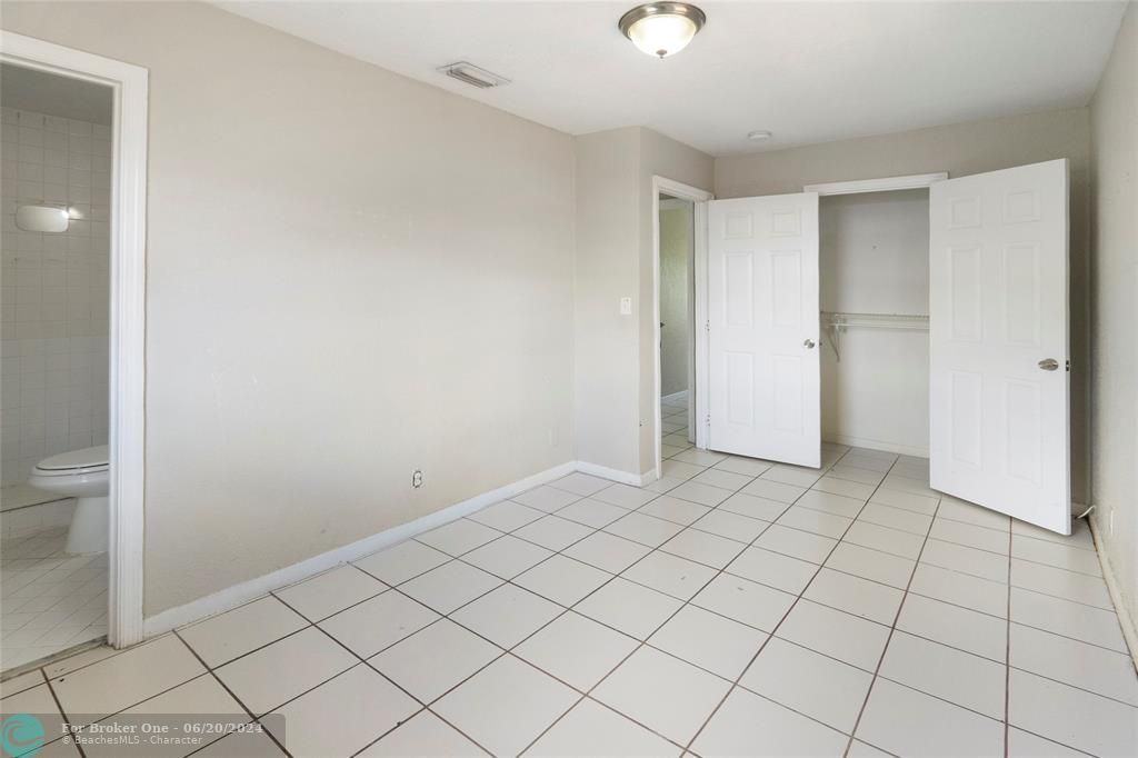 For Sale: $459,900 (3 beds, 2 baths, 1247 Square Feet)