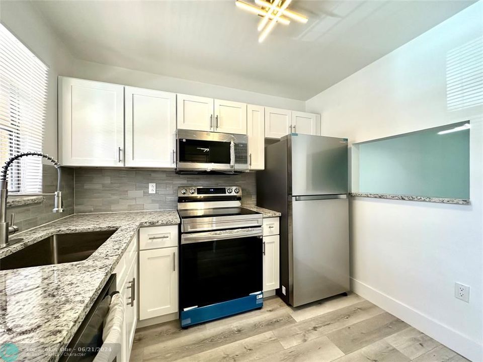 For Sale: $145,000 (1 beds, 1 baths, 850 Square Feet)