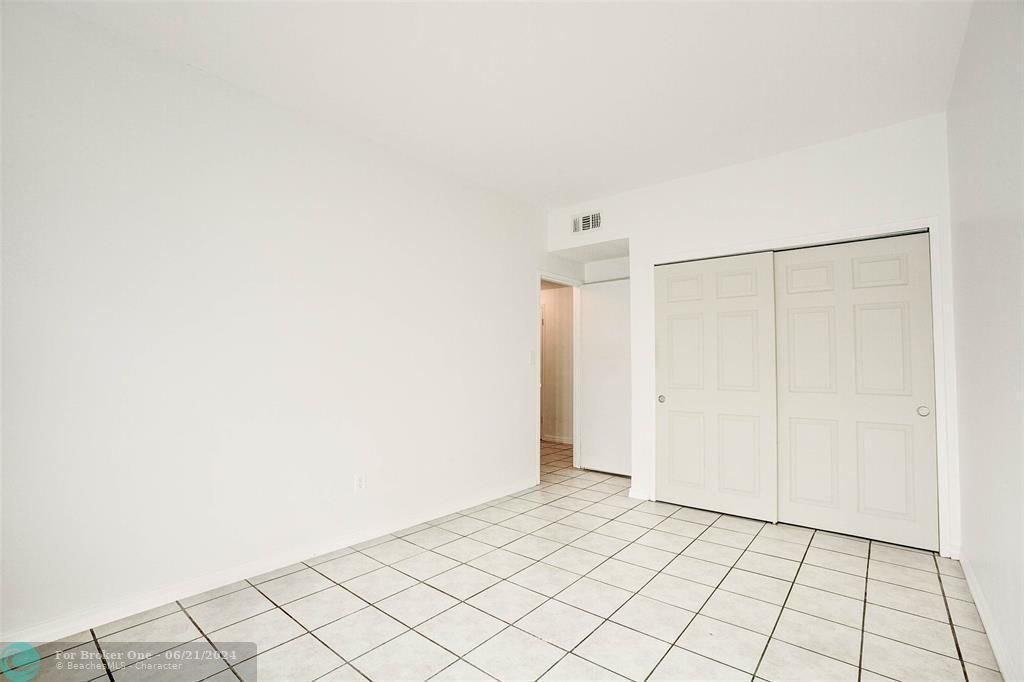 For Rent: $1,700 (2 beds, 1 baths, 820 Square Feet)