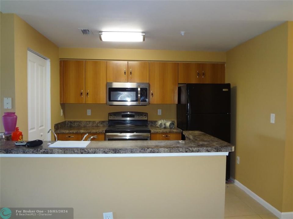 For Rent: $2,500 (3 beds, 2 baths, 1357 Square Feet)