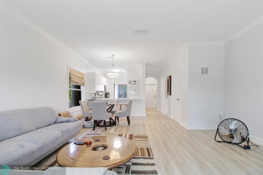 For Sale: $450,000 (3 beds, 2 baths, 1251 Square Feet)