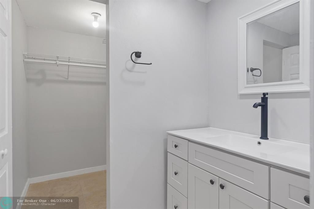 For Sale: $424,900 (2 beds, 2 baths, 1480 Square Feet)
