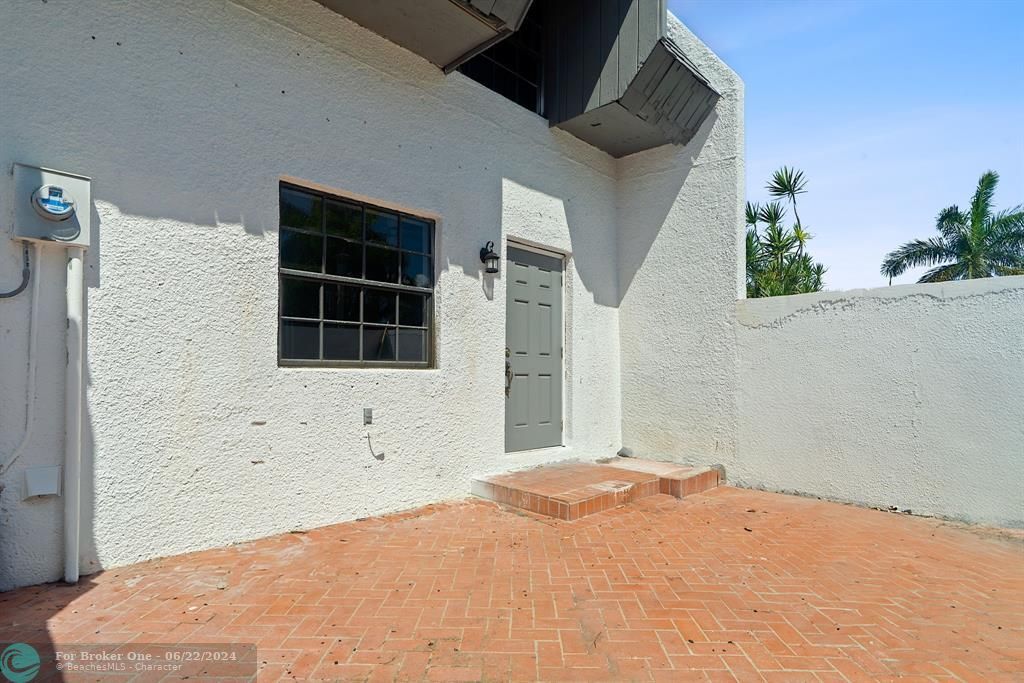 For Sale: $424,900 (2 beds, 2 baths, 1480 Square Feet)