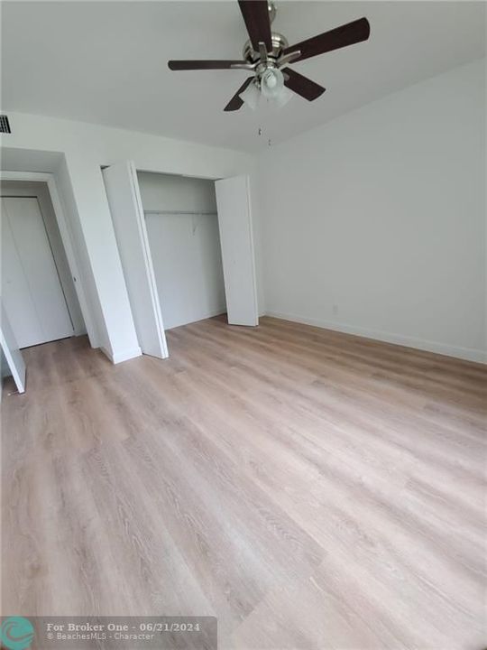 Active With Contract: $1,800 (2 beds, 2 baths, 1042 Square Feet)
