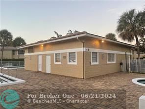 For Sale: $229,000 (2 beds, 2 baths, 768 Square Feet)