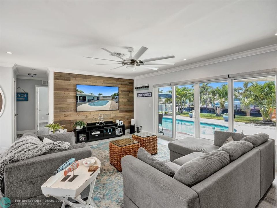 Active With Contract: $1,345,000 (3 beds, 2 baths, 1592 Square Feet)