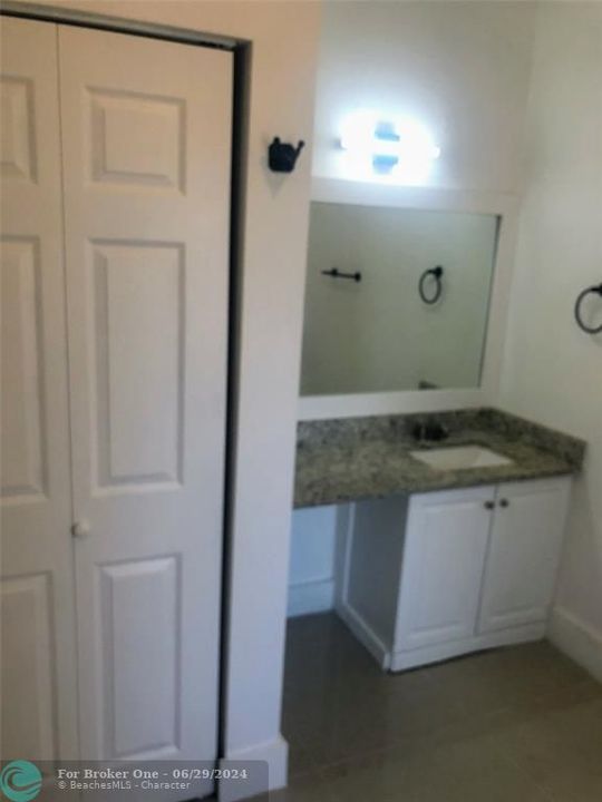 For Sale: $249,000 (2 beds, 2 baths, 1213 Square Feet)