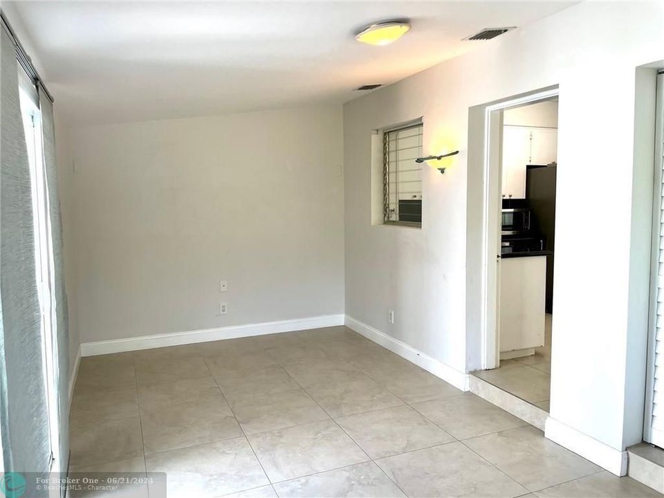 For Rent: $3,500 (3 beds, 2 baths, 1344 Square Feet)