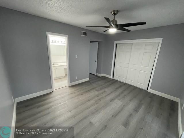 For Sale: $289,900 (2 beds, 2 baths, 1410 Square Feet)