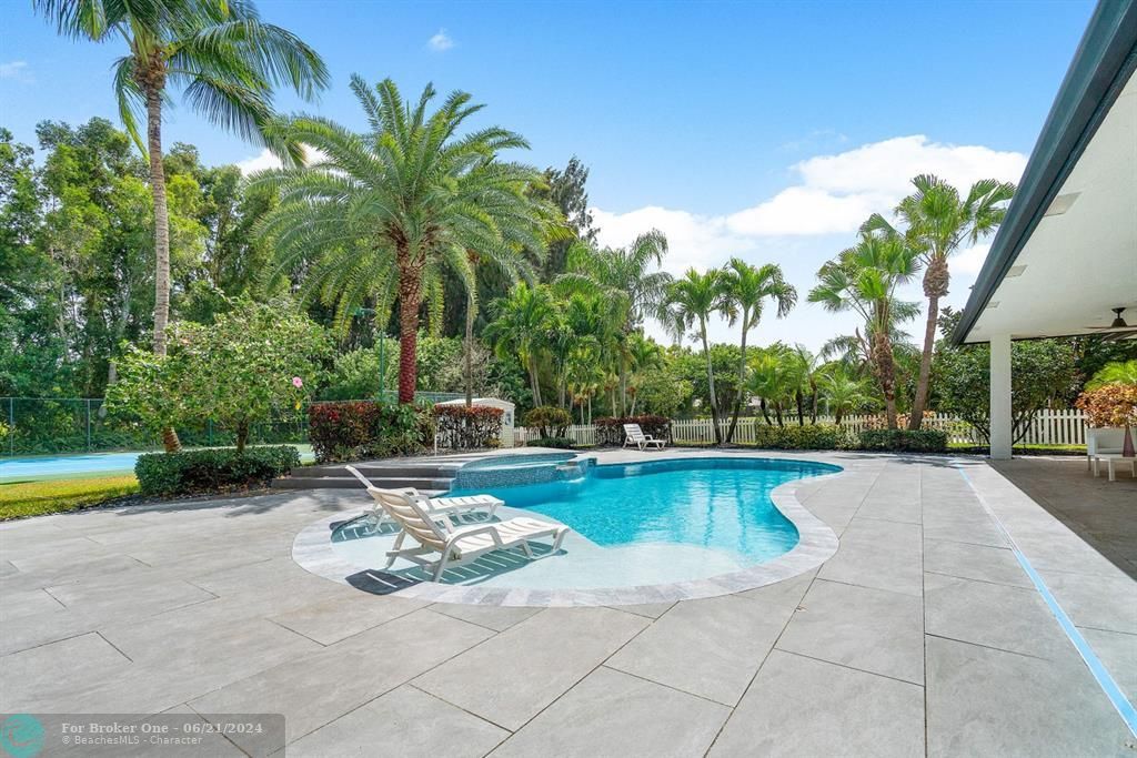 For Sale: $2,999,000 (5 beds, 4 baths, 4136 Square Feet)