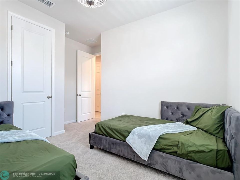 For Sale: $389,000 (3 beds, 2 baths, 1486 Square Feet)