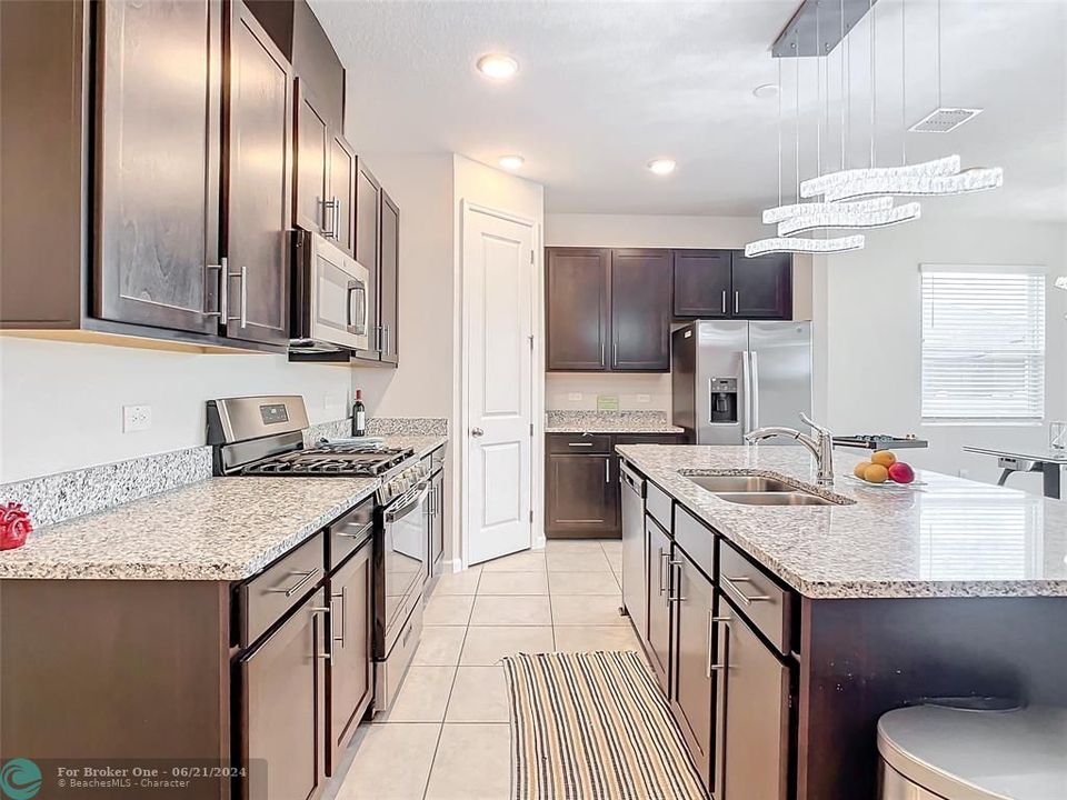 For Sale: $389,000 (3 beds, 2 baths, 1486 Square Feet)