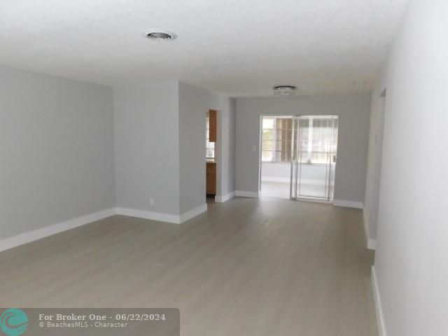 For Sale: $379,900 (2 beds, 2 baths, 1407 Square Feet)