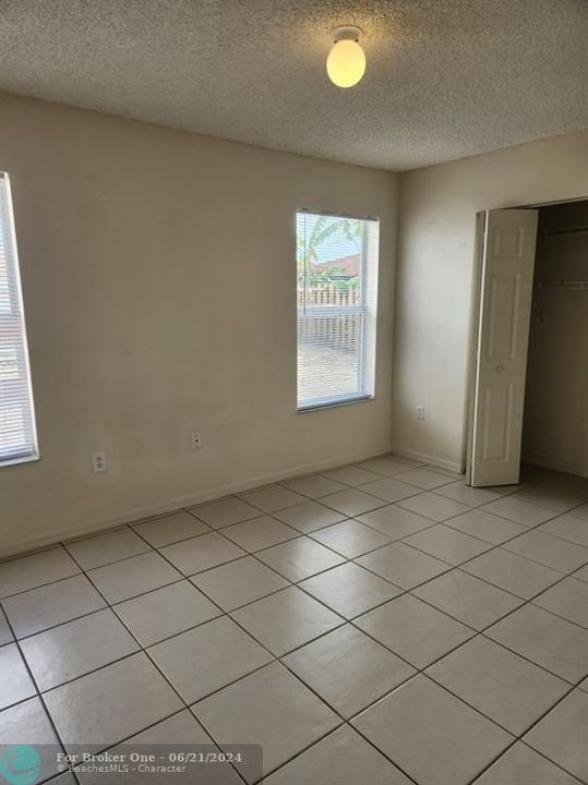 Active With Contract: $469,500 (3 beds, 2 baths, 1234 Square Feet)