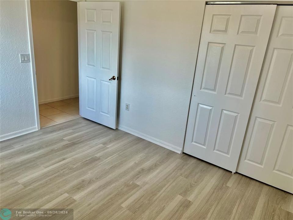 For Sale: $207,500 (2 beds, 2 baths, 1234 Square Feet)