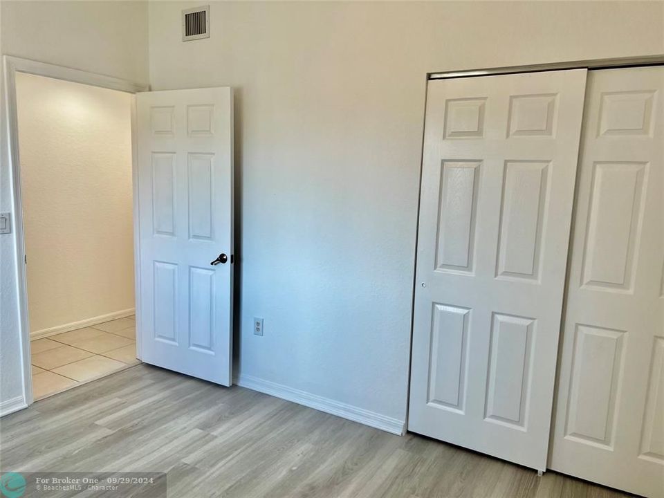 For Sale: $207,500 (2 beds, 2 baths, 1234 Square Feet)