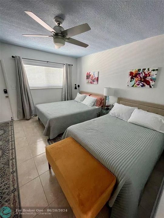 Active With Contract: $214,900 (1 beds, 1 baths, 700 Square Feet)