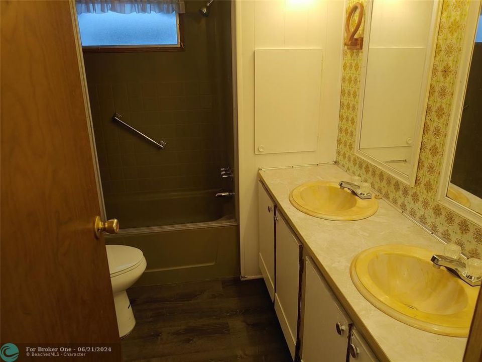 For Rent: $1,333 (2 beds, 2 baths, 749 Square Feet)