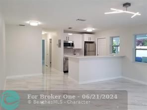 For Sale: $2,195 (1 beds, 1 baths, 650 Square Feet)