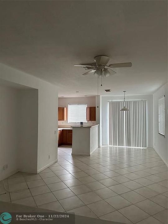 For Sale: $290,000 (2 beds, 2 baths, 1199 Square Feet)