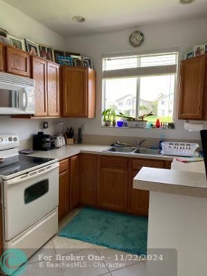 For Sale: $265,000 (2 beds, 2 baths, 1199 Square Feet)