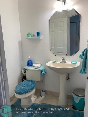 For Sale: $290,000 (2 beds, 2 baths, 1199 Square Feet)