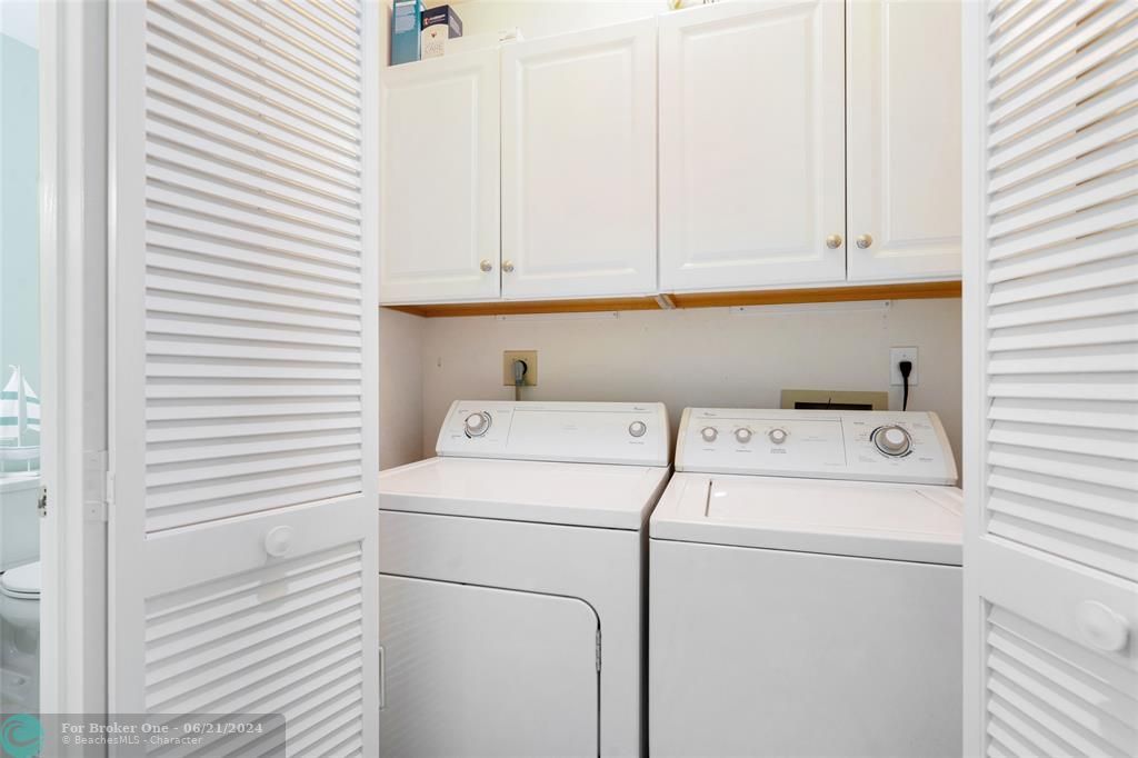 For Sale: $525,000 (2 beds, 2 baths, 1581 Square Feet)